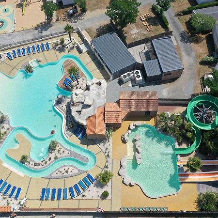 ホテル Camping Les Chouans サンティレール・ド・リエ エクステリア 写真
