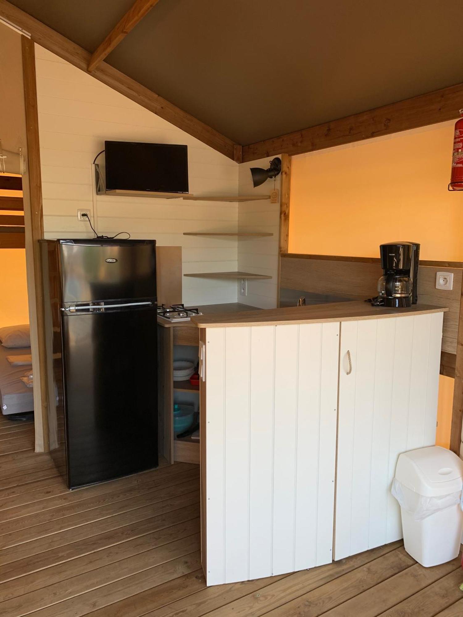 ホテル Camping Les Chouans サンティレール・ド・リエ エクステリア 写真